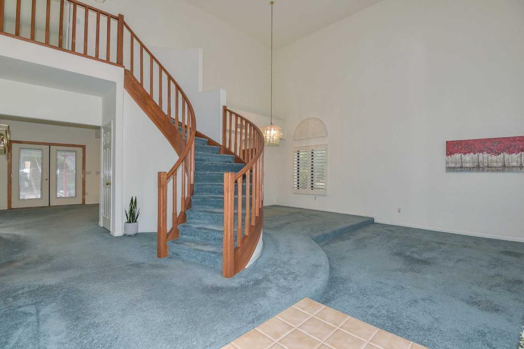 5413 W Fallen Leaf Lane