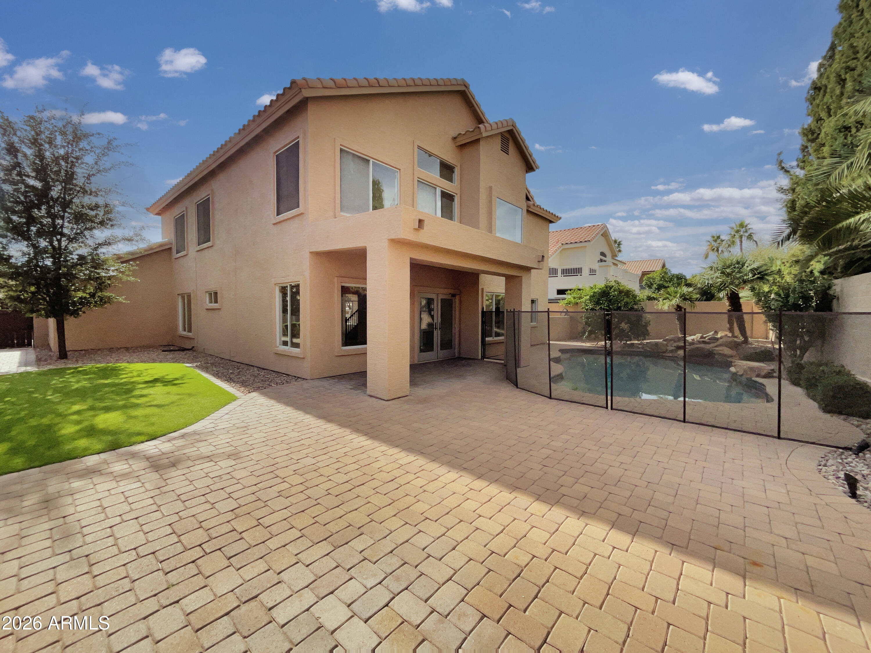 1616 E GLENHAVEN Drive