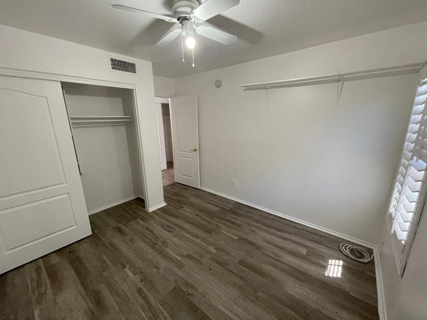 2460 E Whitten Street