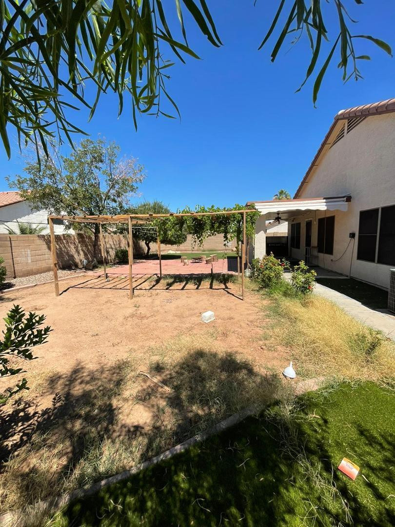 2460 E Whitten Street