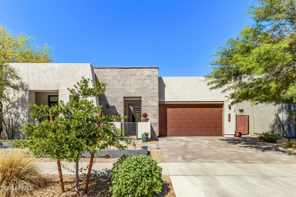 Photo of 9440 S 10th Way, Phoenix, AZ 85042 (MLS # 7002472)