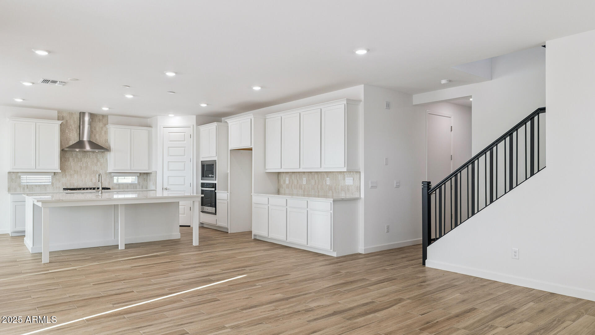 6925 W BUCKHORN Trail