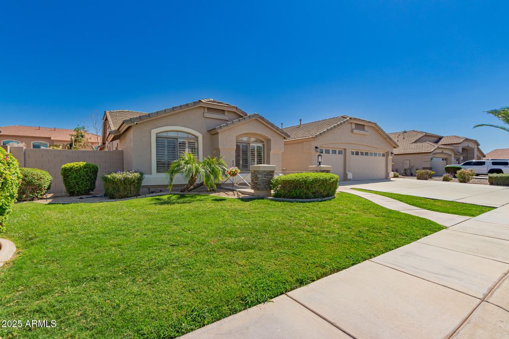 Photo of 3291 E Devonshire Avenue, Gilbert, AZ 85297 (MLS # 6920735)