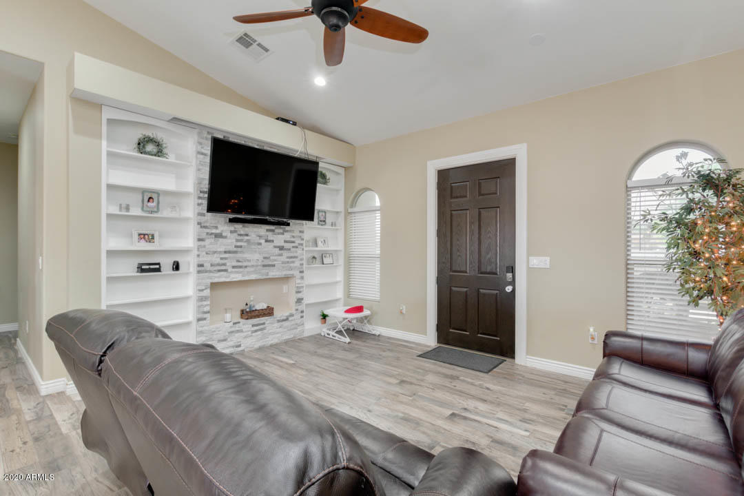 1101 S 4TH Street