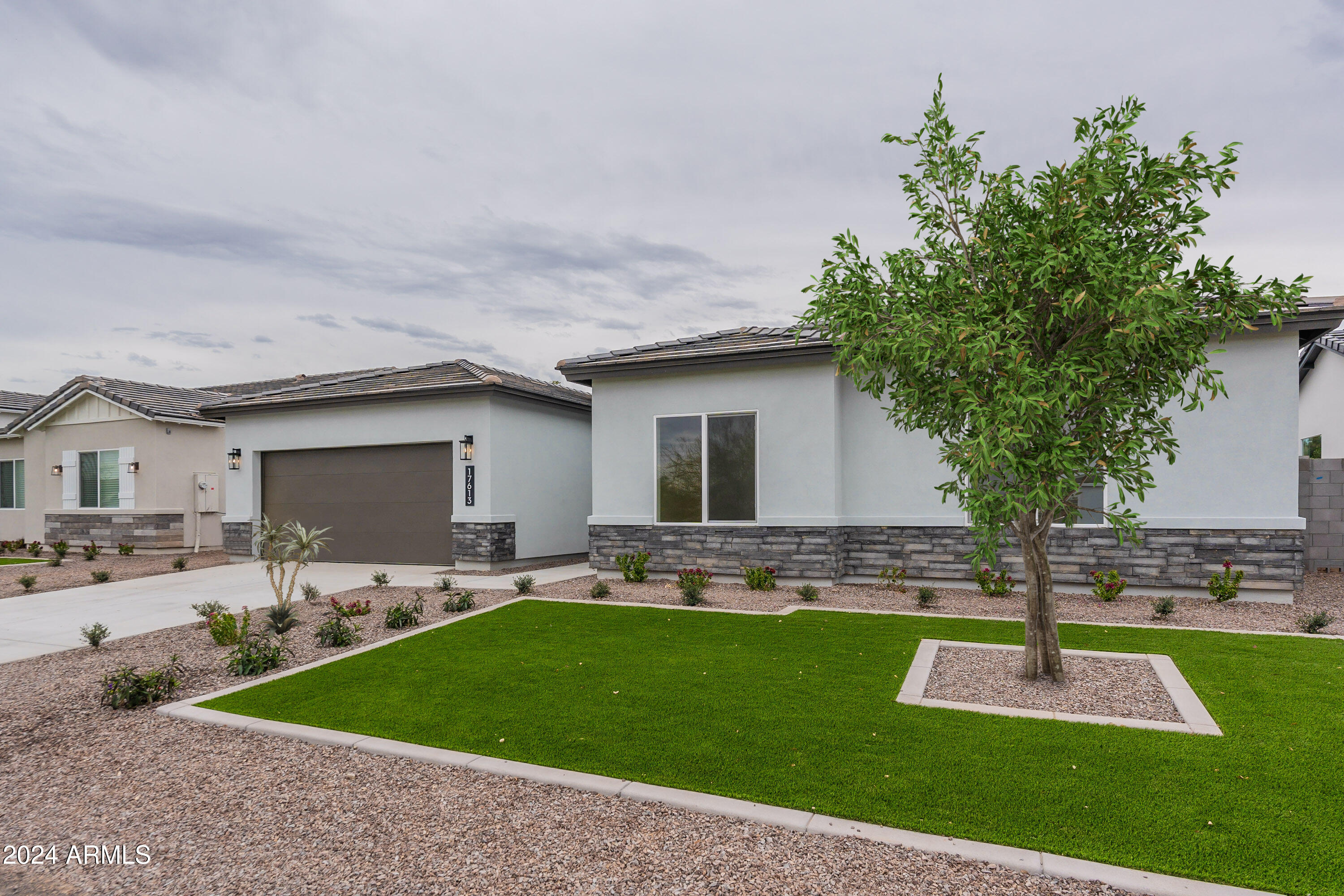 935 N 97th Way