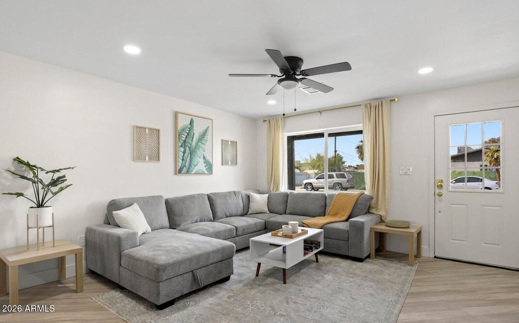 Photo of 2231 N Sunset Drive, Tempe, AZ 85288 (MLS # 7001955)