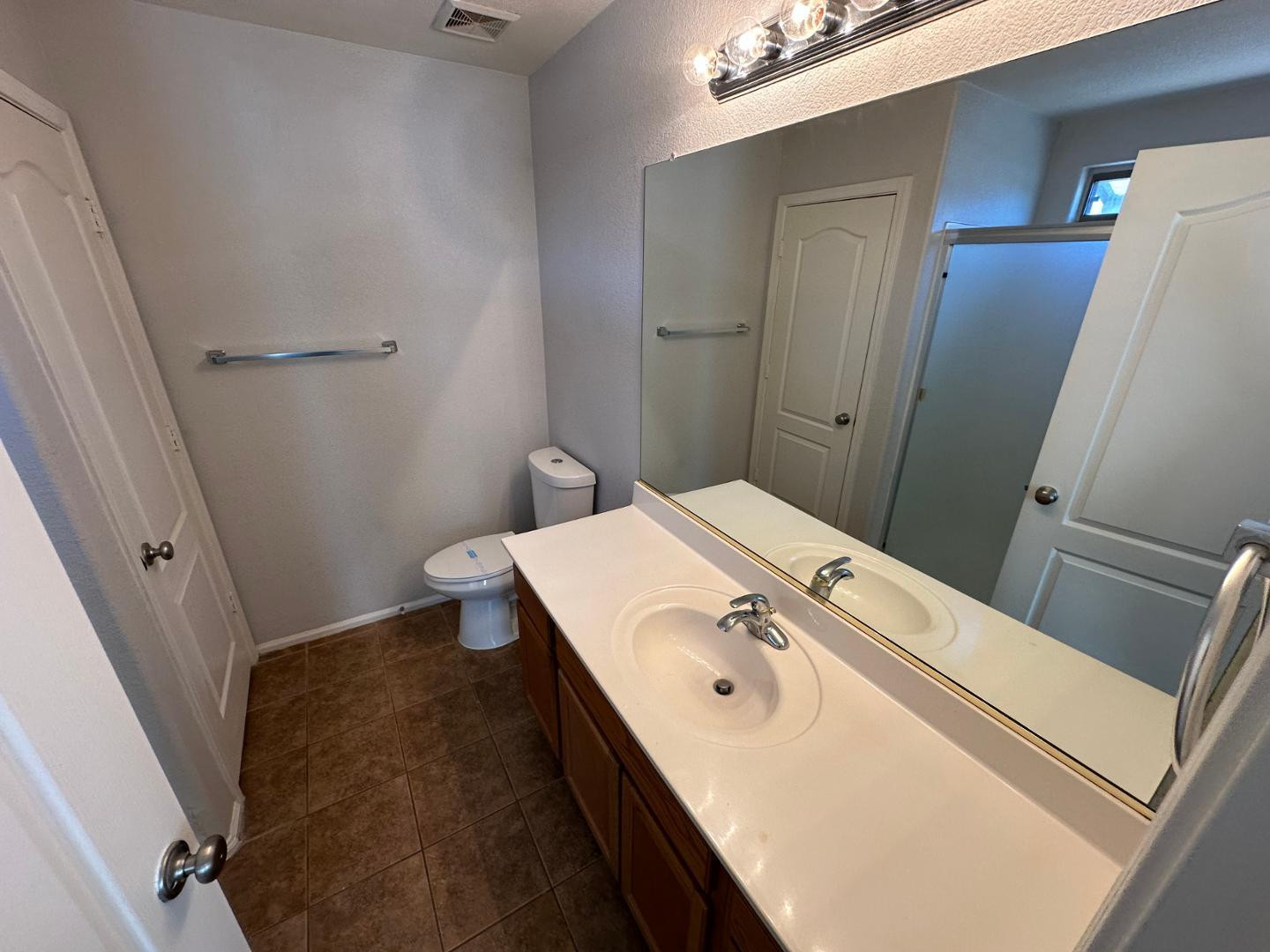 838 E Mountain View Road