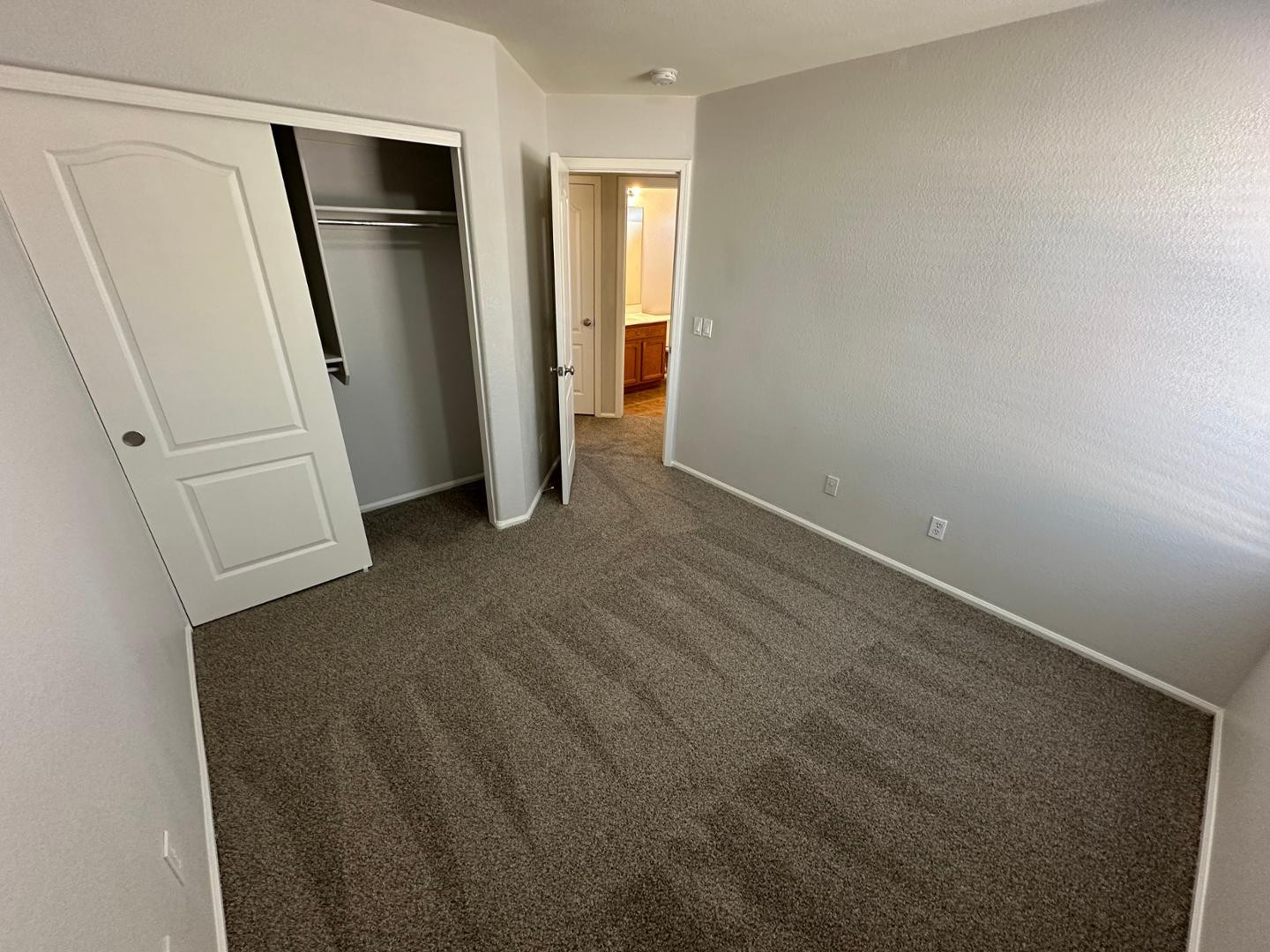 838 E Mountain View Road