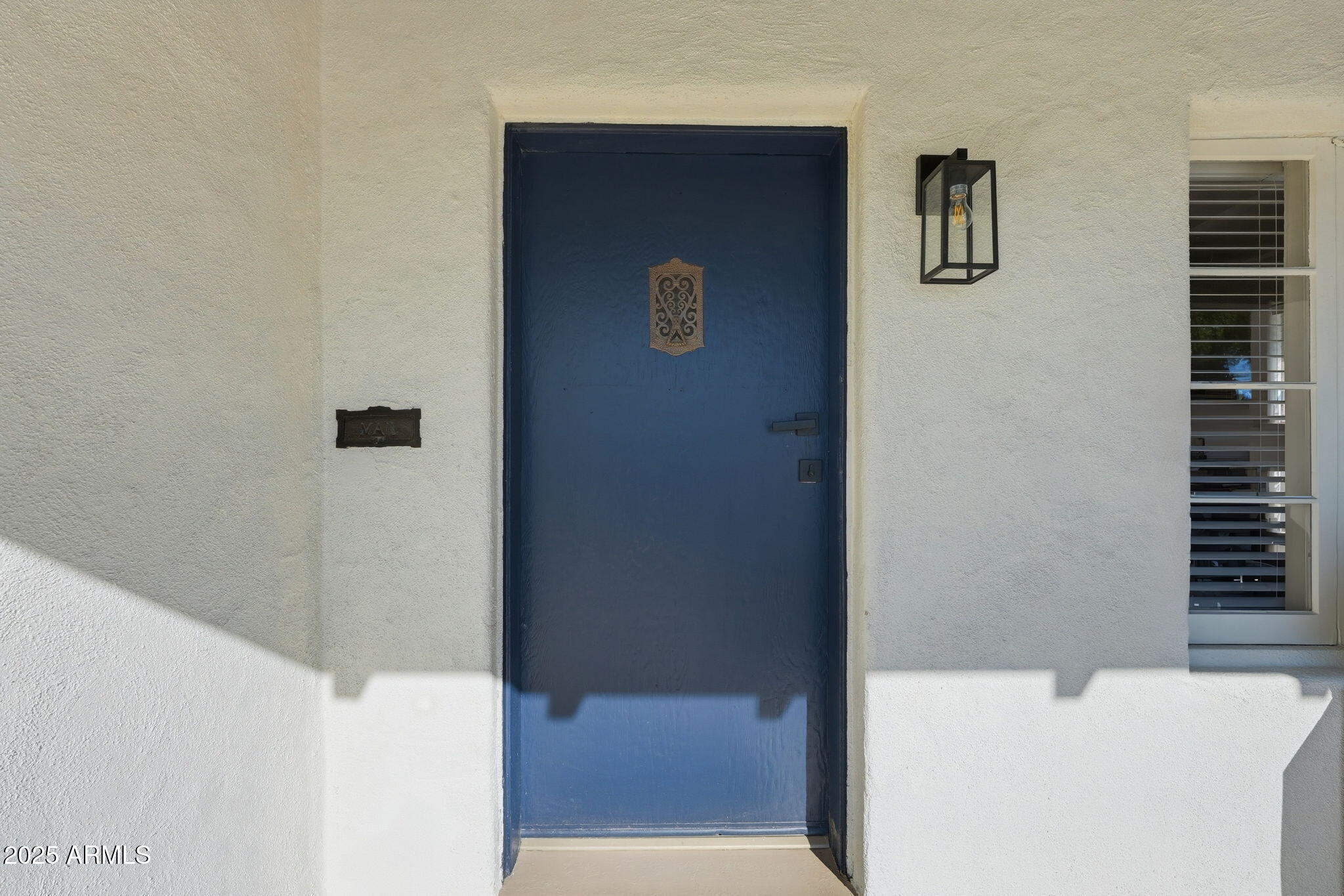 1430 E DIAMOND Street