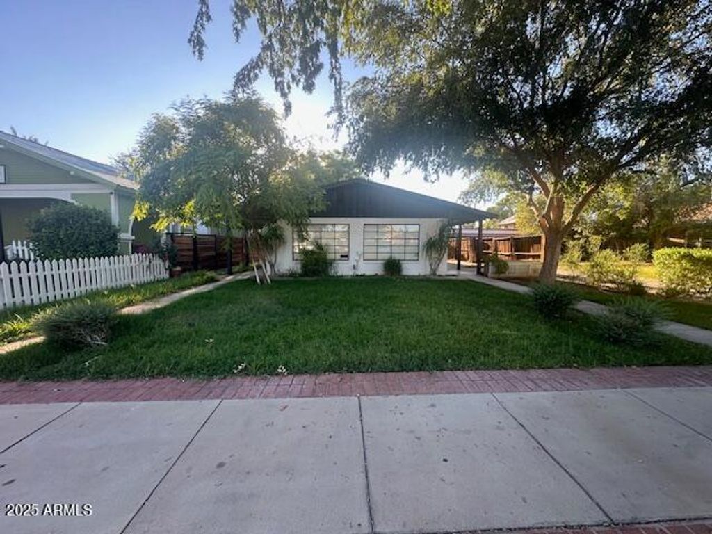 Photo of 7000 N Behavioral Health Clinic Otc Avenue, Glendale, AZ 85301 (MLS # 6948081)