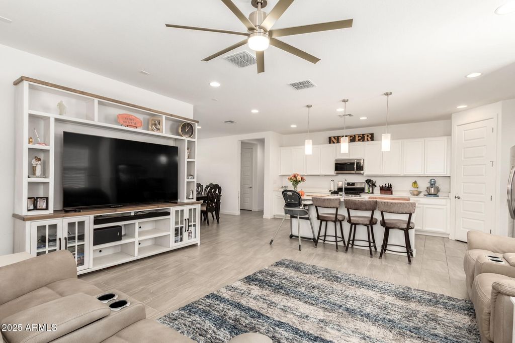 Photo of 2574 S Barks Canyon Trail, Apache Junction, AZ 85119 (MLS # 6928461)