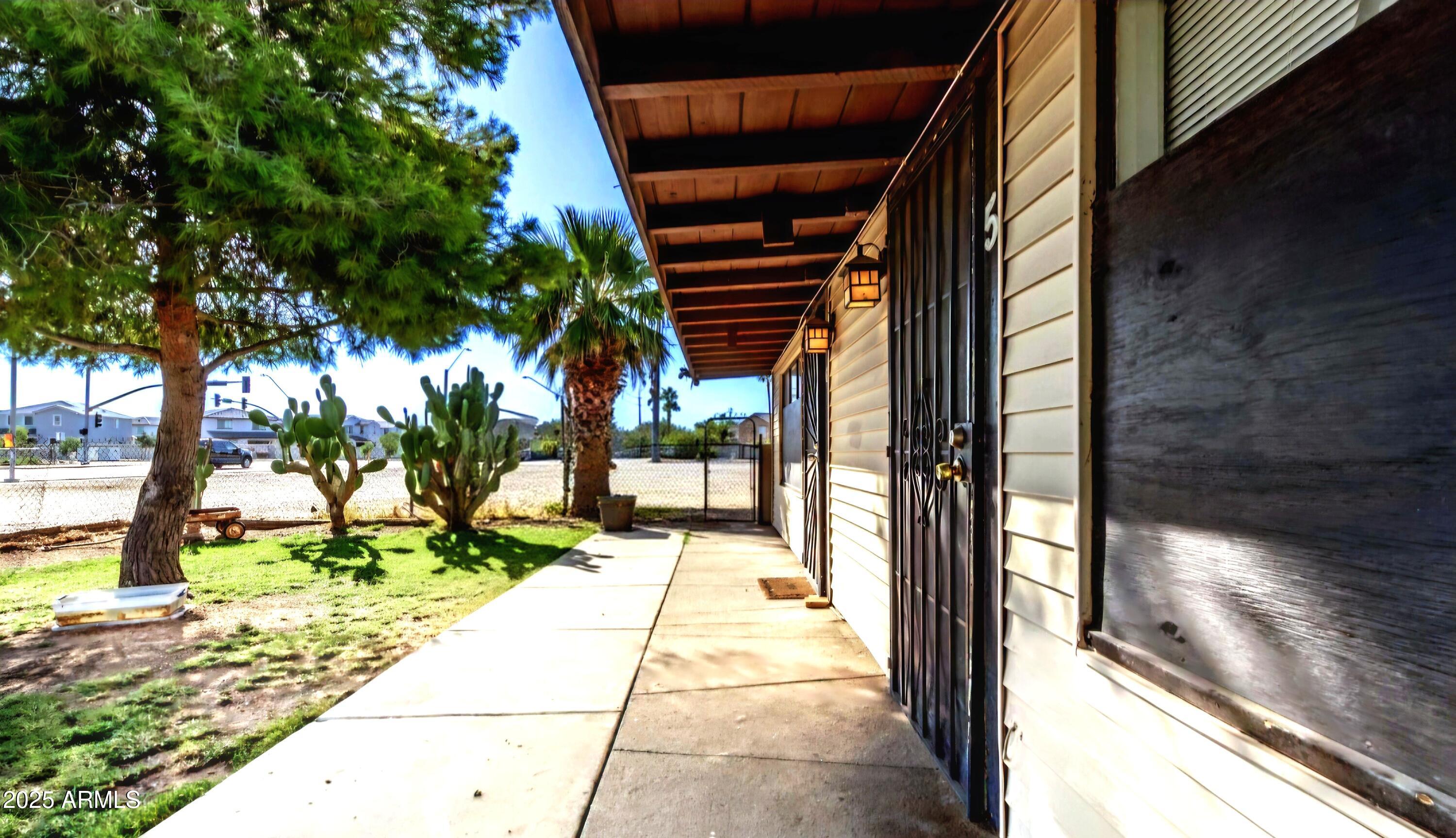 7508 W ORANGEWOOD Avenue