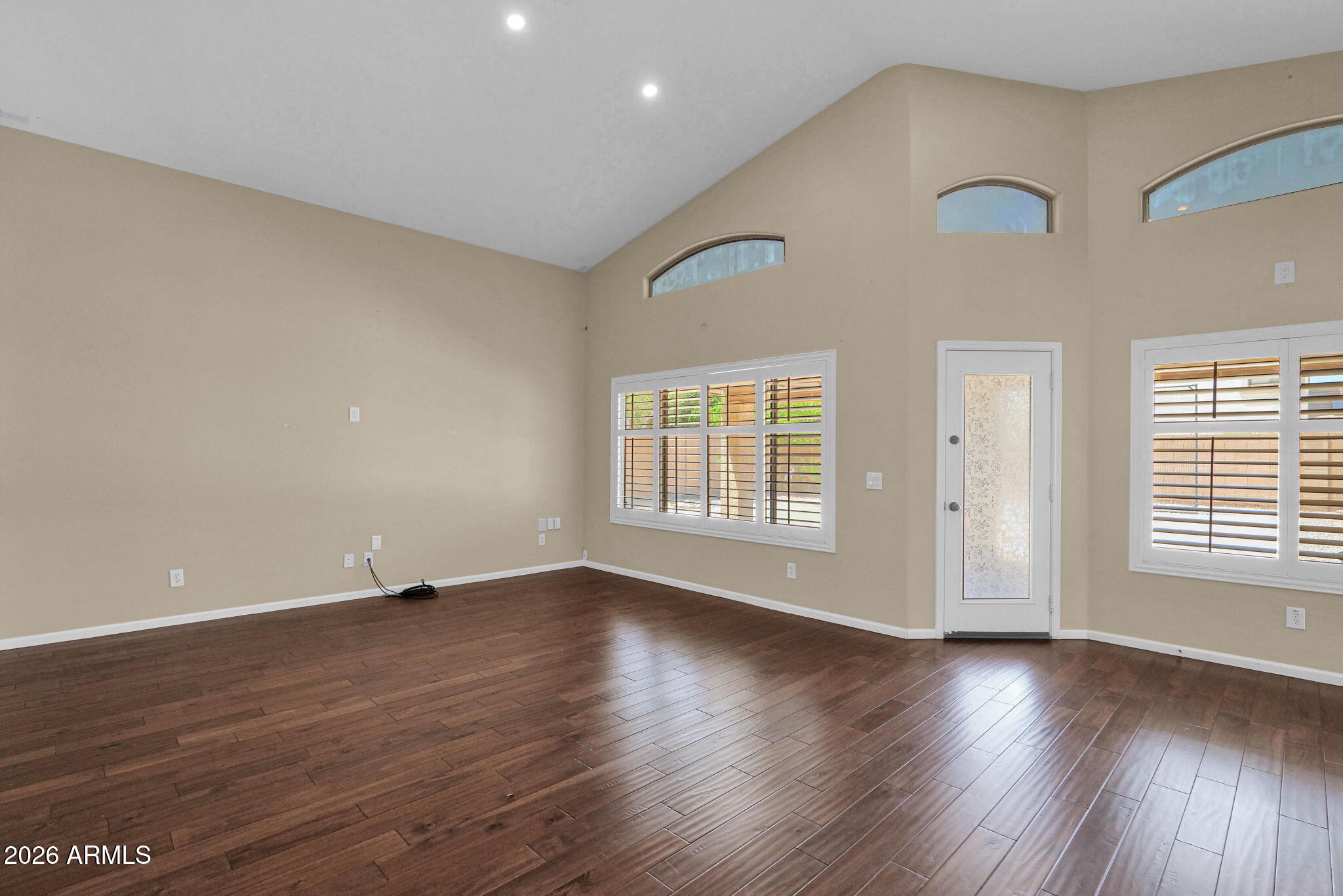 5625 N RATTLER Way