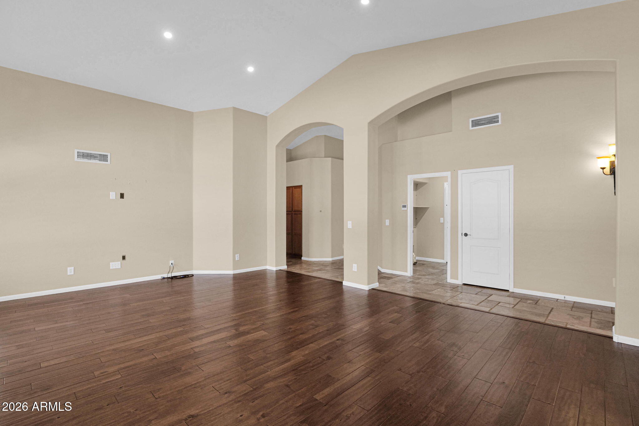 5625 N RATTLER Way