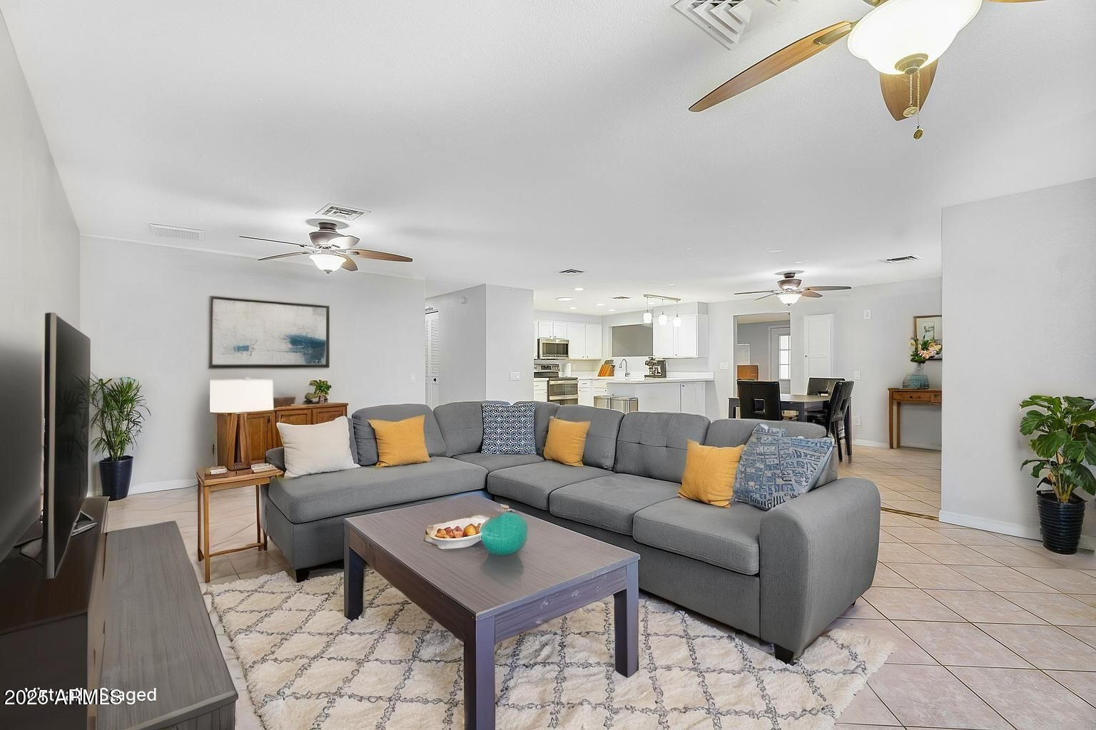 1511 W MESQUITE Street