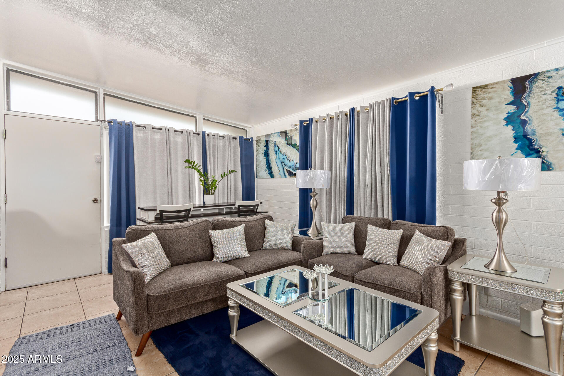 633 W 1ST Street