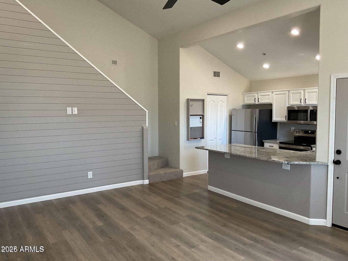 2201 N COMANCHE Drive 1014