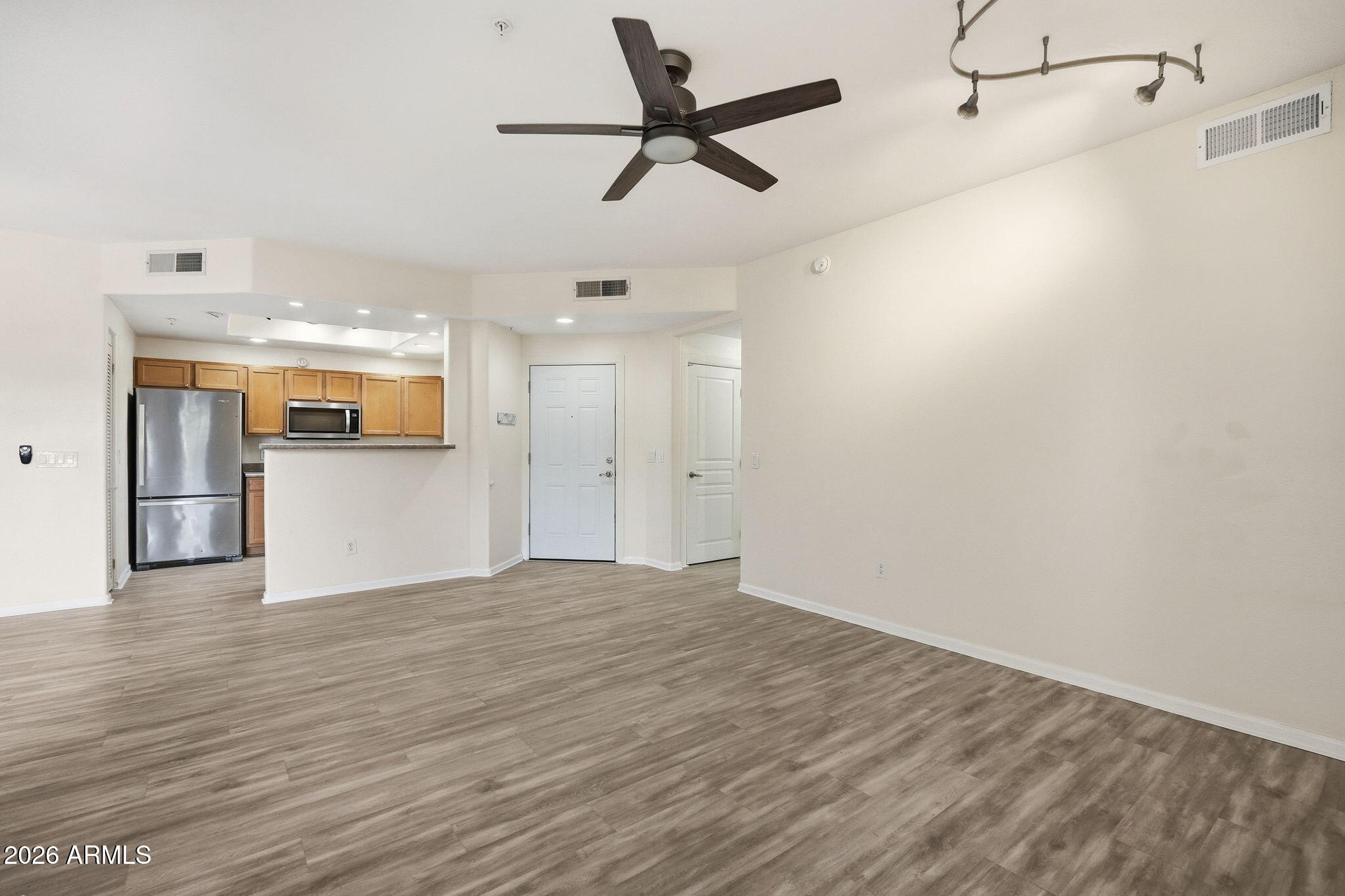 11680 E SAHUARO Drive 1060