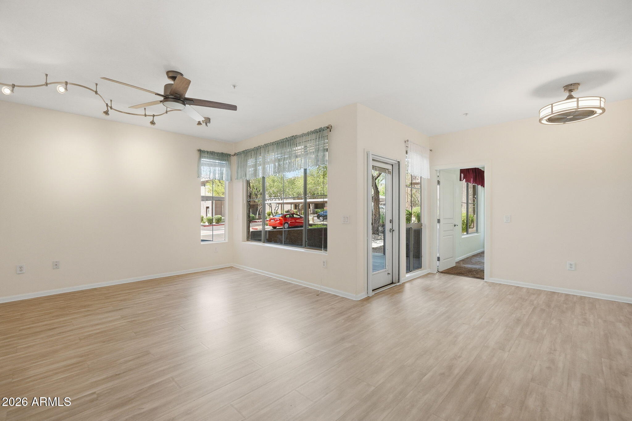 11680 E SAHUARO Drive 1060