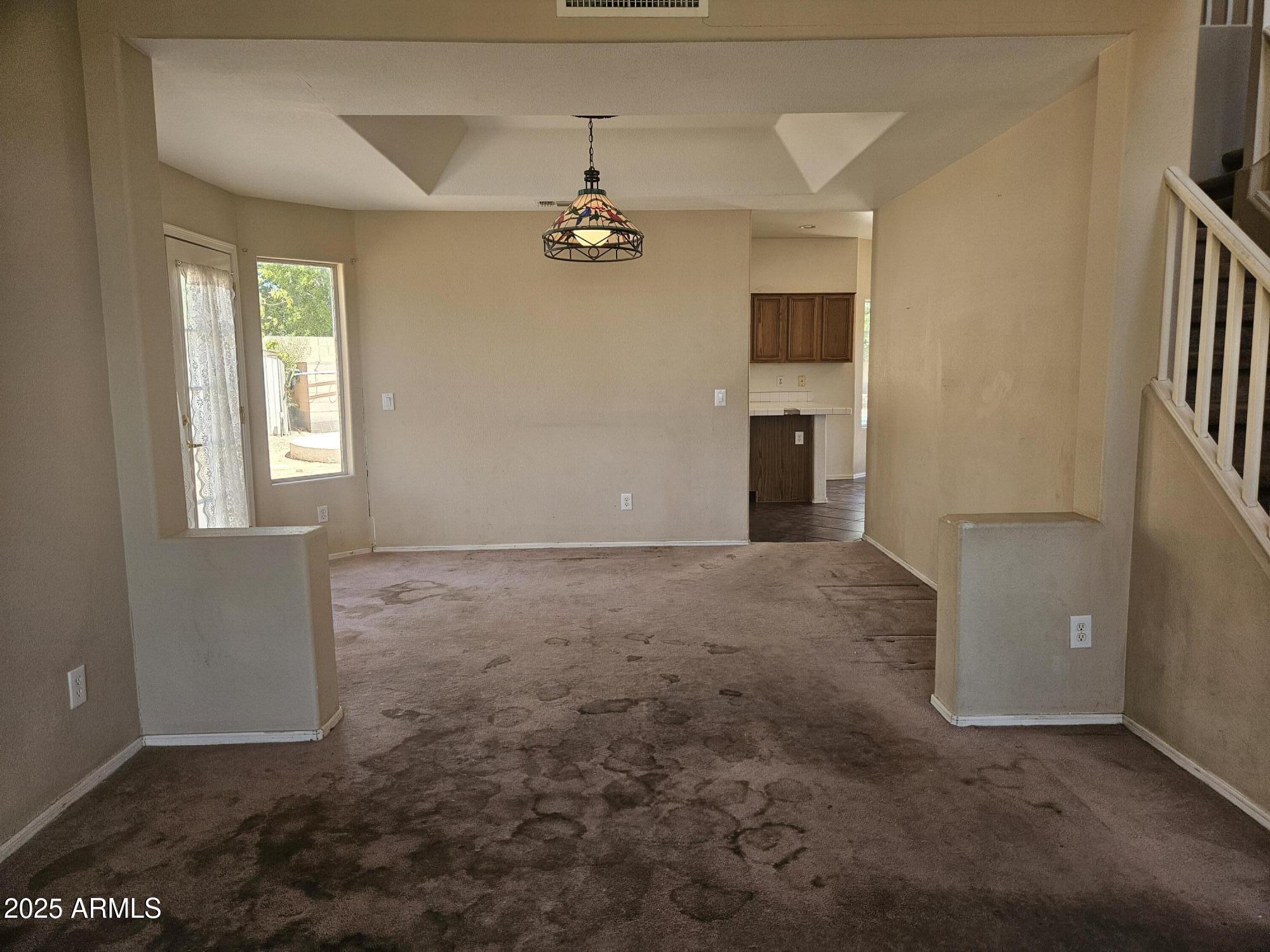 897 W PINON Avenue