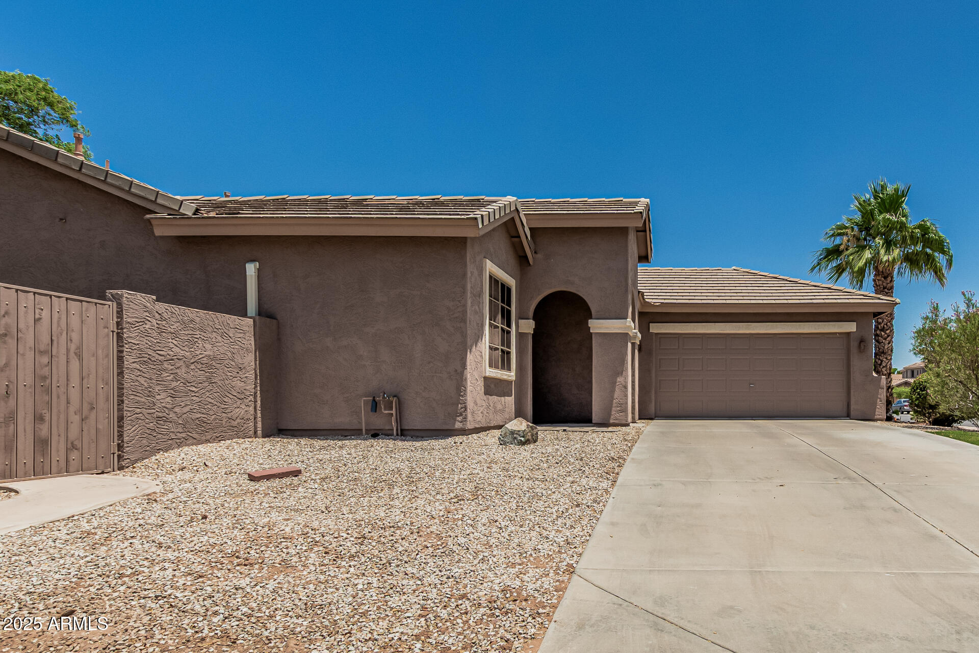 162 W RAVEN Drive