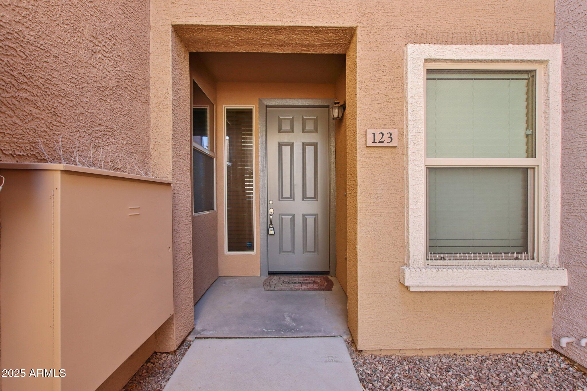 7726 E BASELINE Road 123