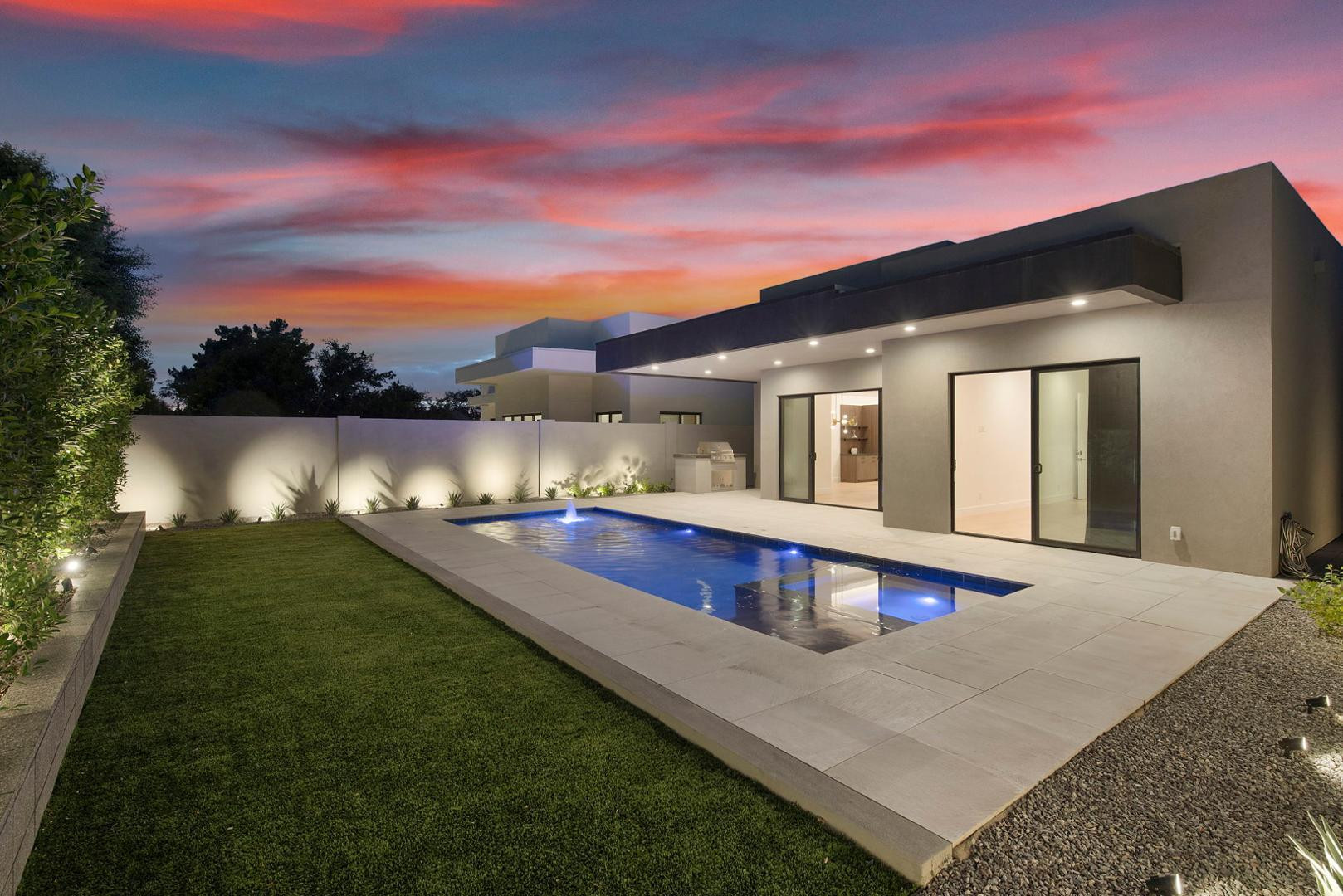 3035 E Coolidge Street