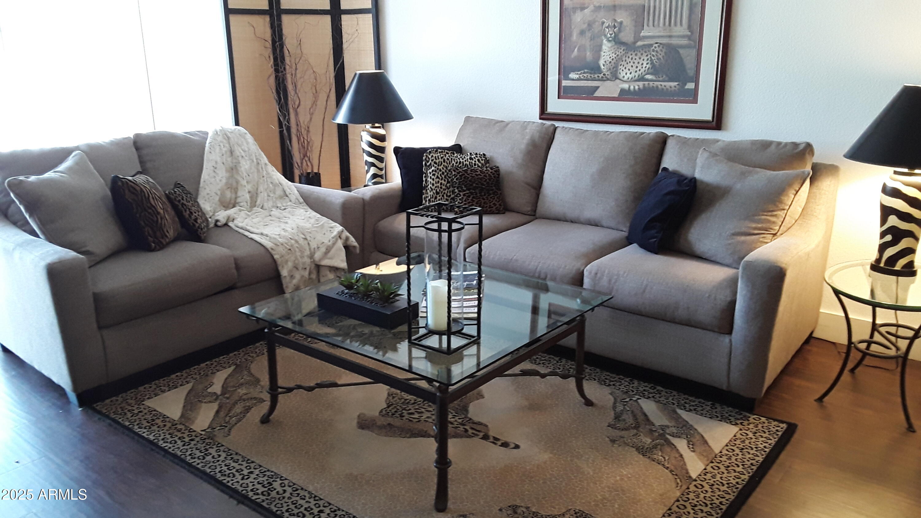 7350 N Via Paseo del Sur -- N107