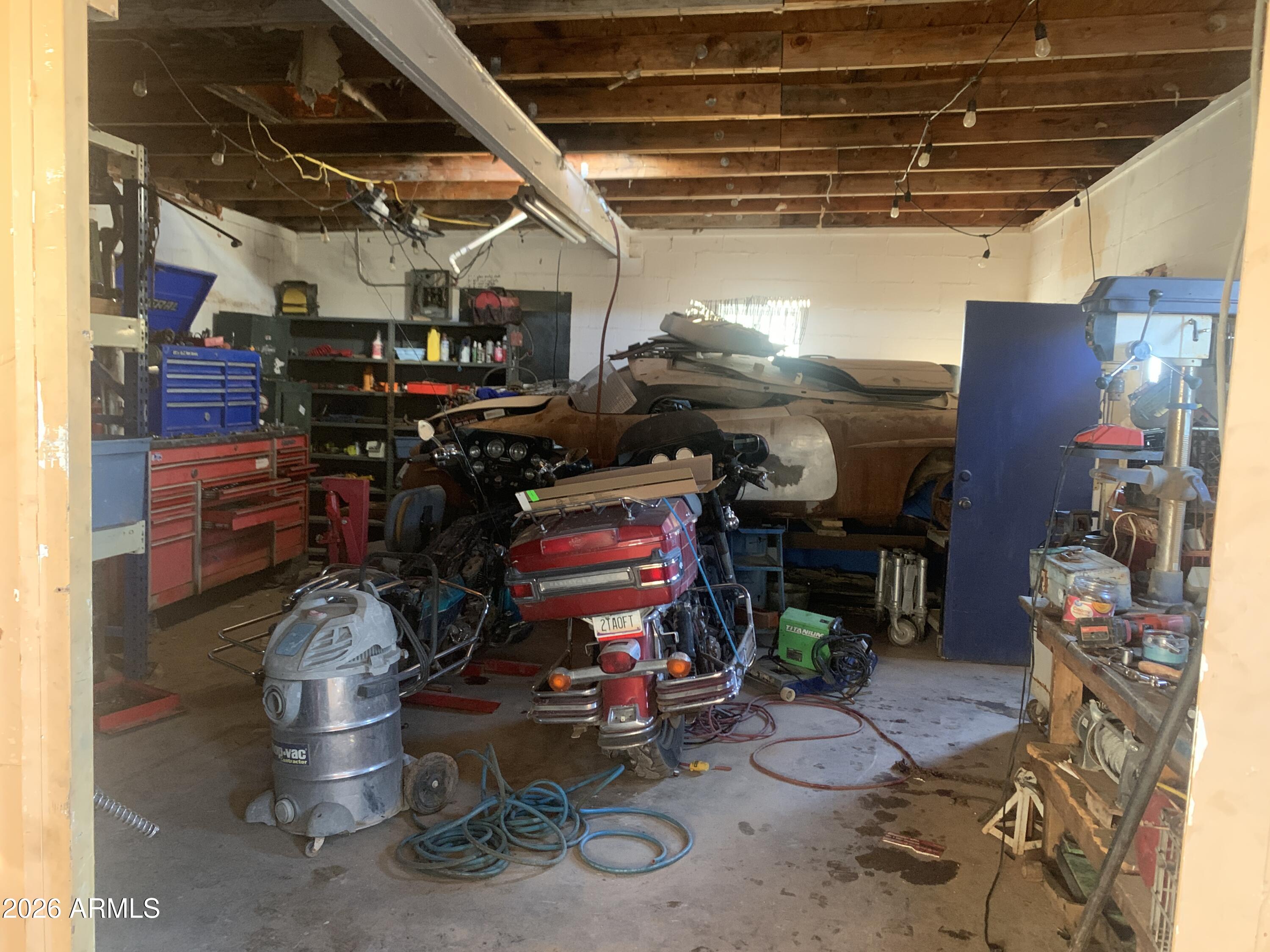 APACHE JUNCTION ACRES - Residential