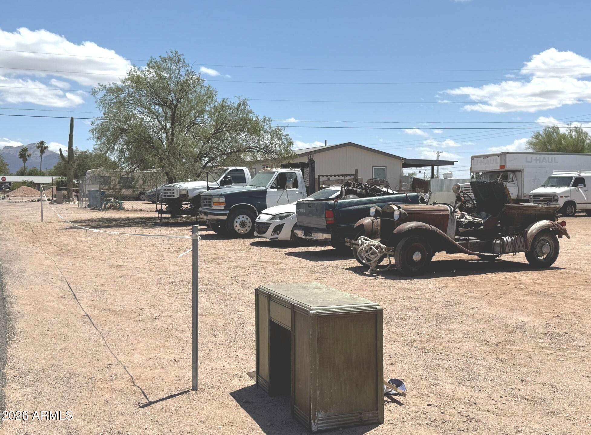 APACHE JUNCTION ACRES - Residential