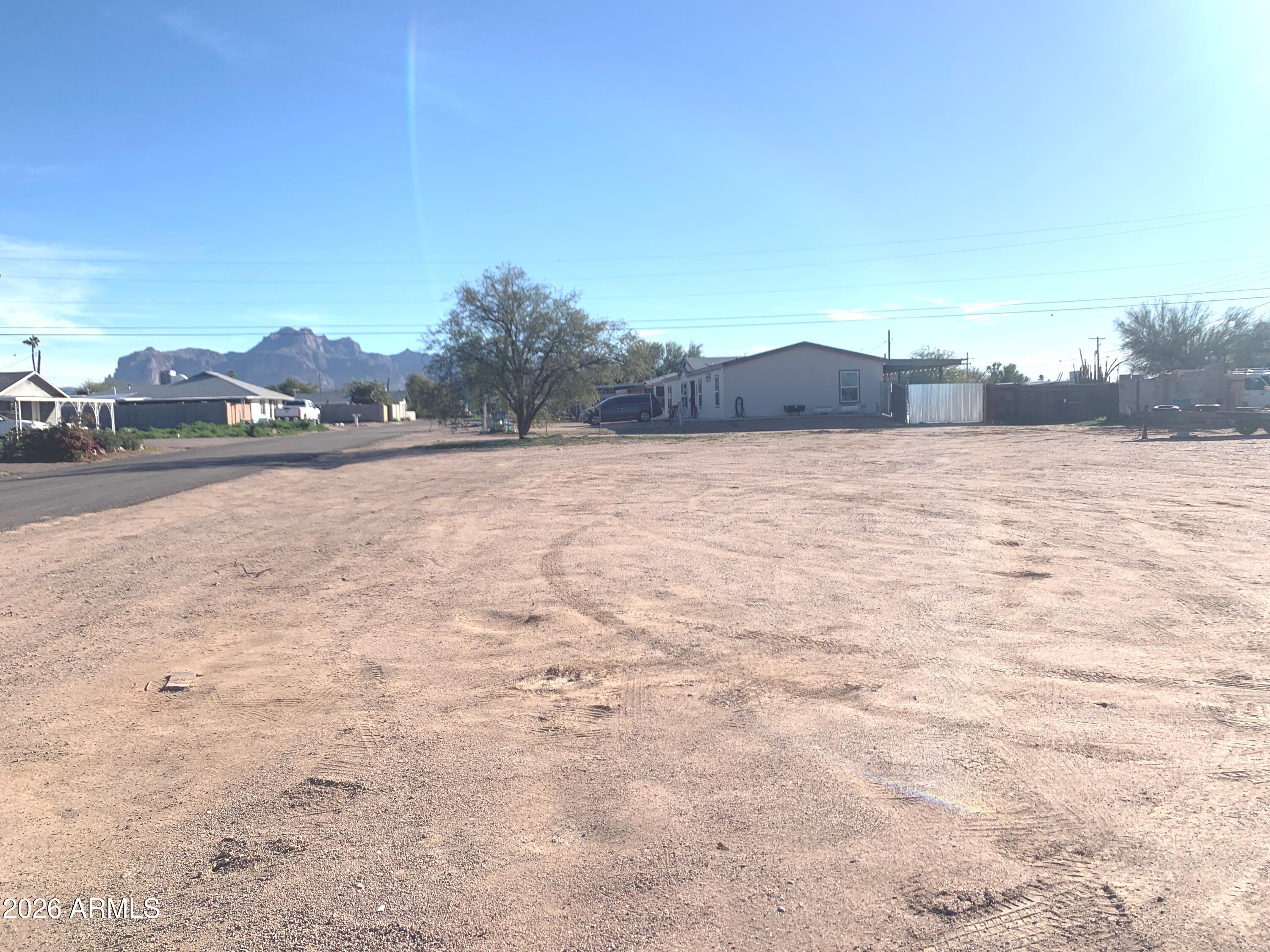 APACHE JUNCTION ACRES - Residential
