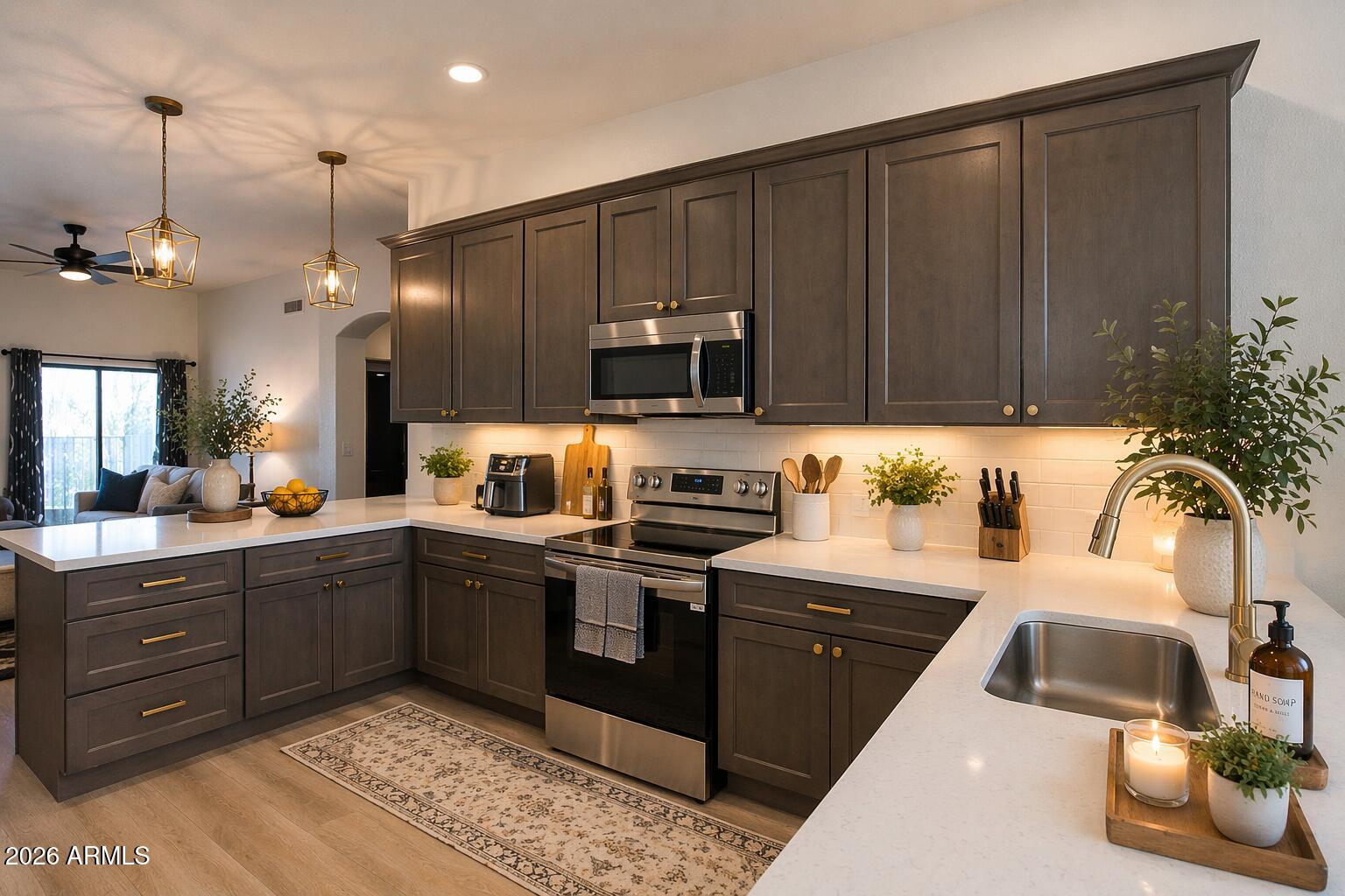 310 N MOUNTAIN VIEW Road