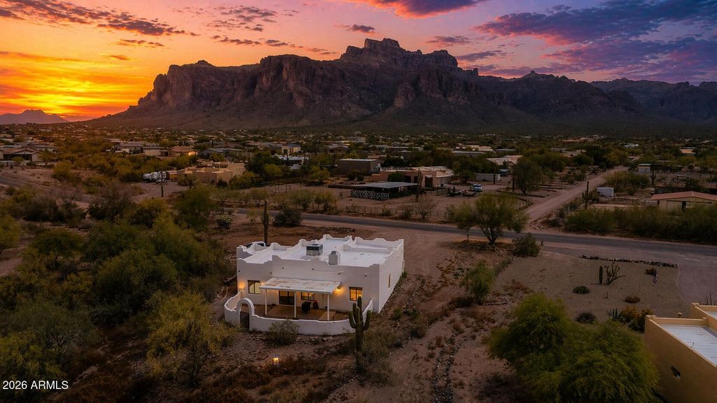 Photo of 310 N Mountain View Road, Apache Junction, AZ 85119 (MLS # 7015672)