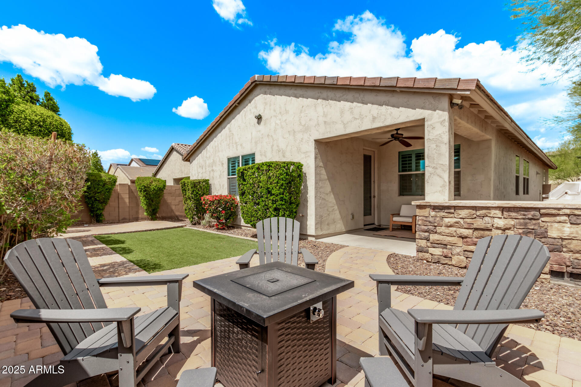 2915 W THORN TREE Drive