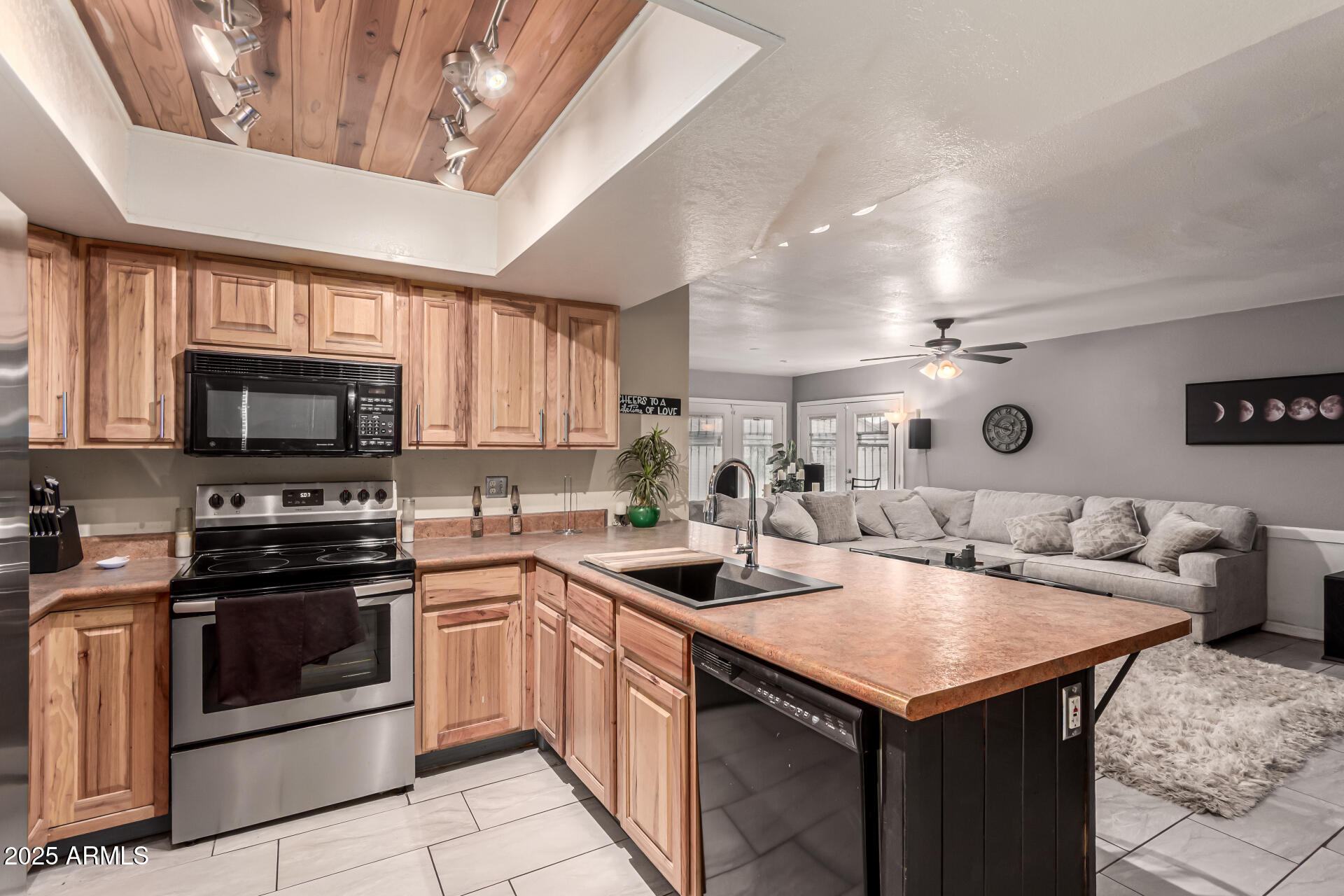 4441 W WINDROSE Drive