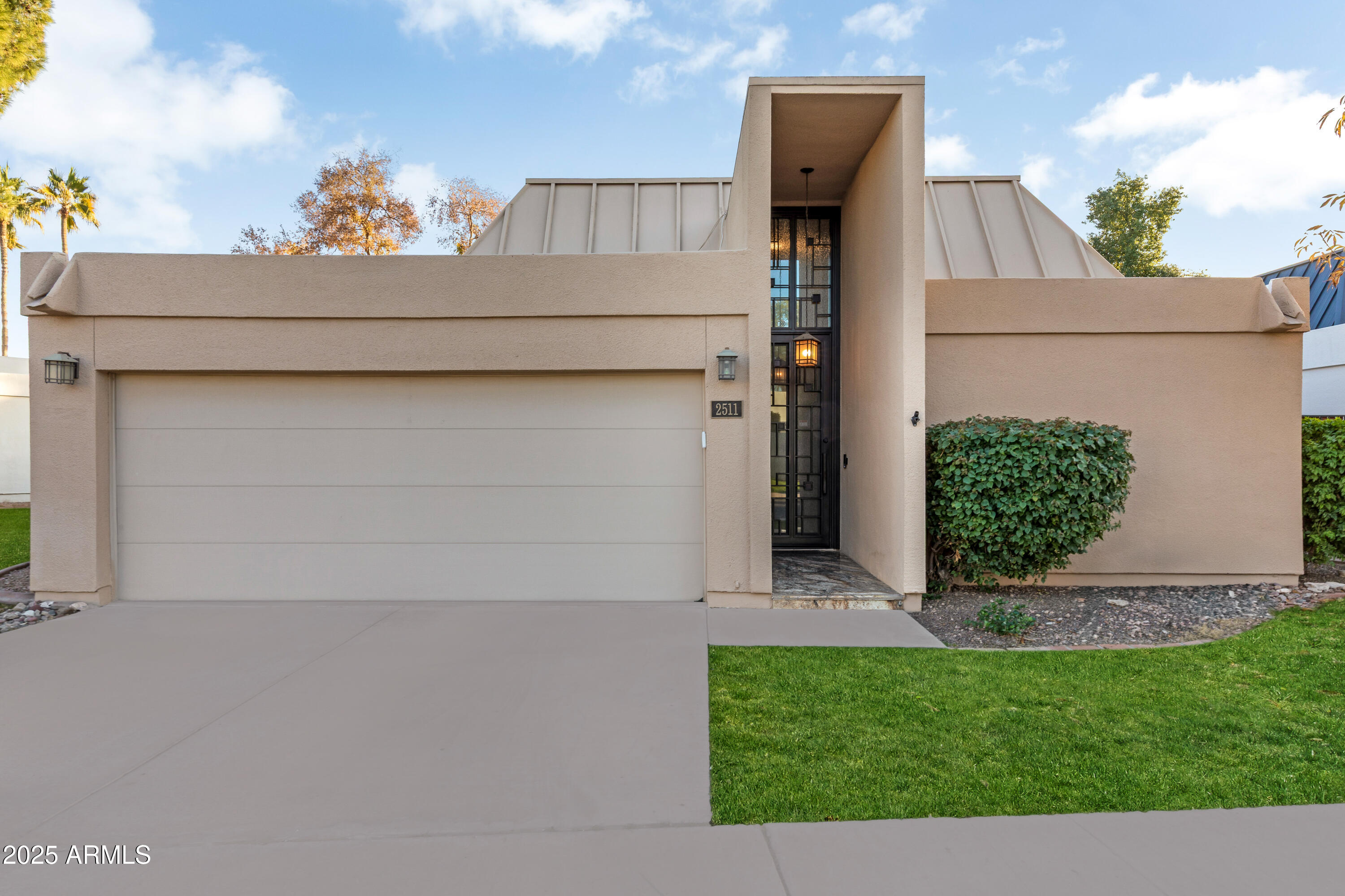 2511 E OREGON Avenue