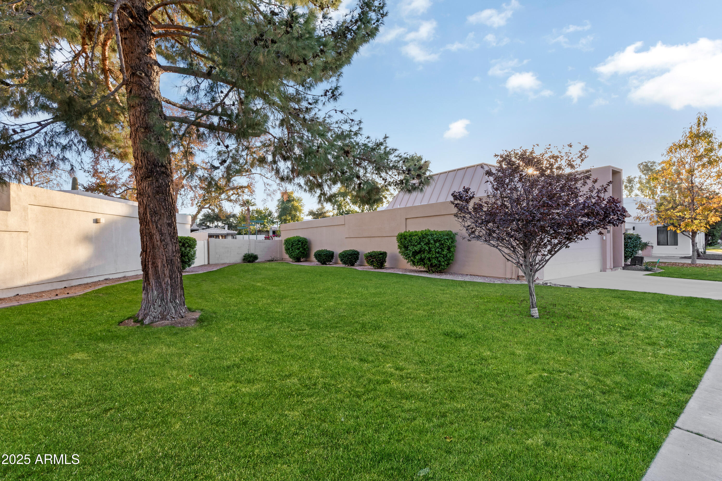 2511 E OREGON Avenue