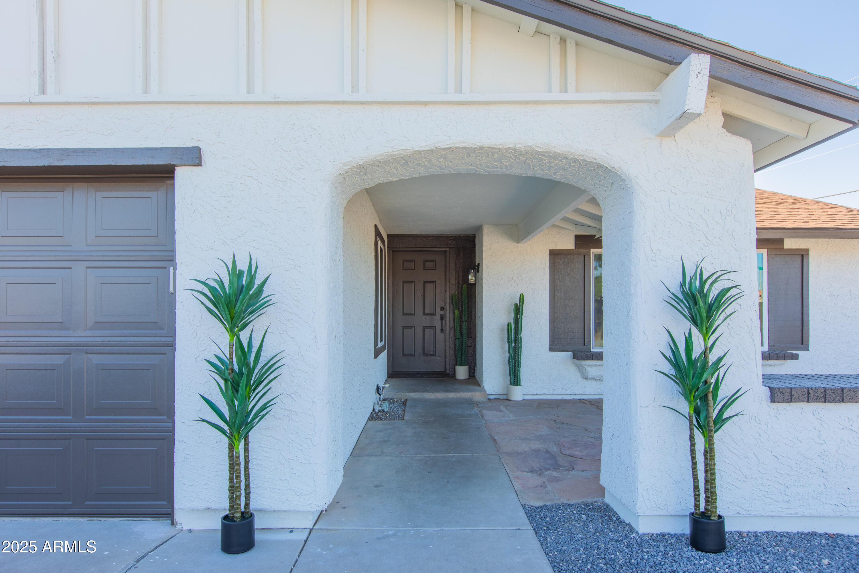 2937 E GARNET Circle