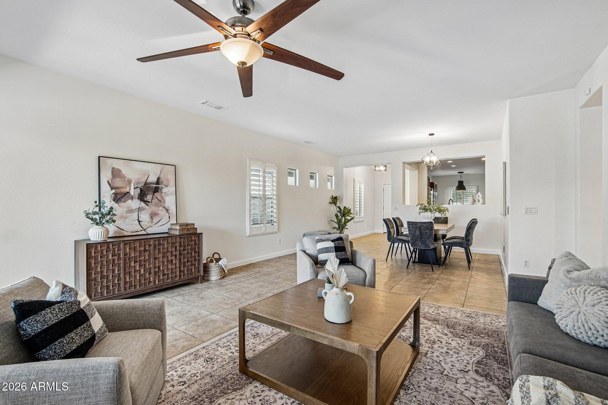 522 E GOLDMINE Lane