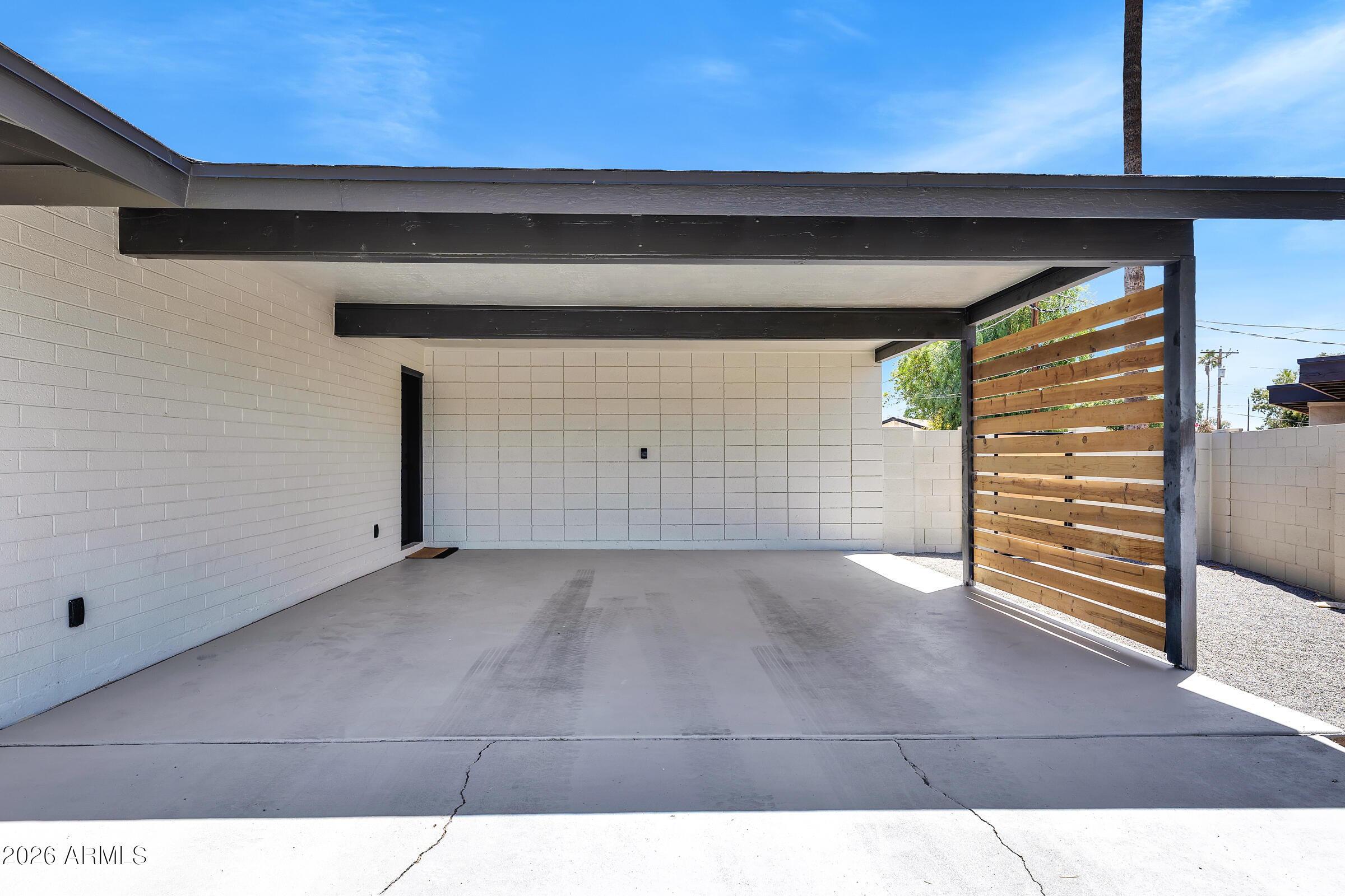 1427 N MCALLISTER Avenue