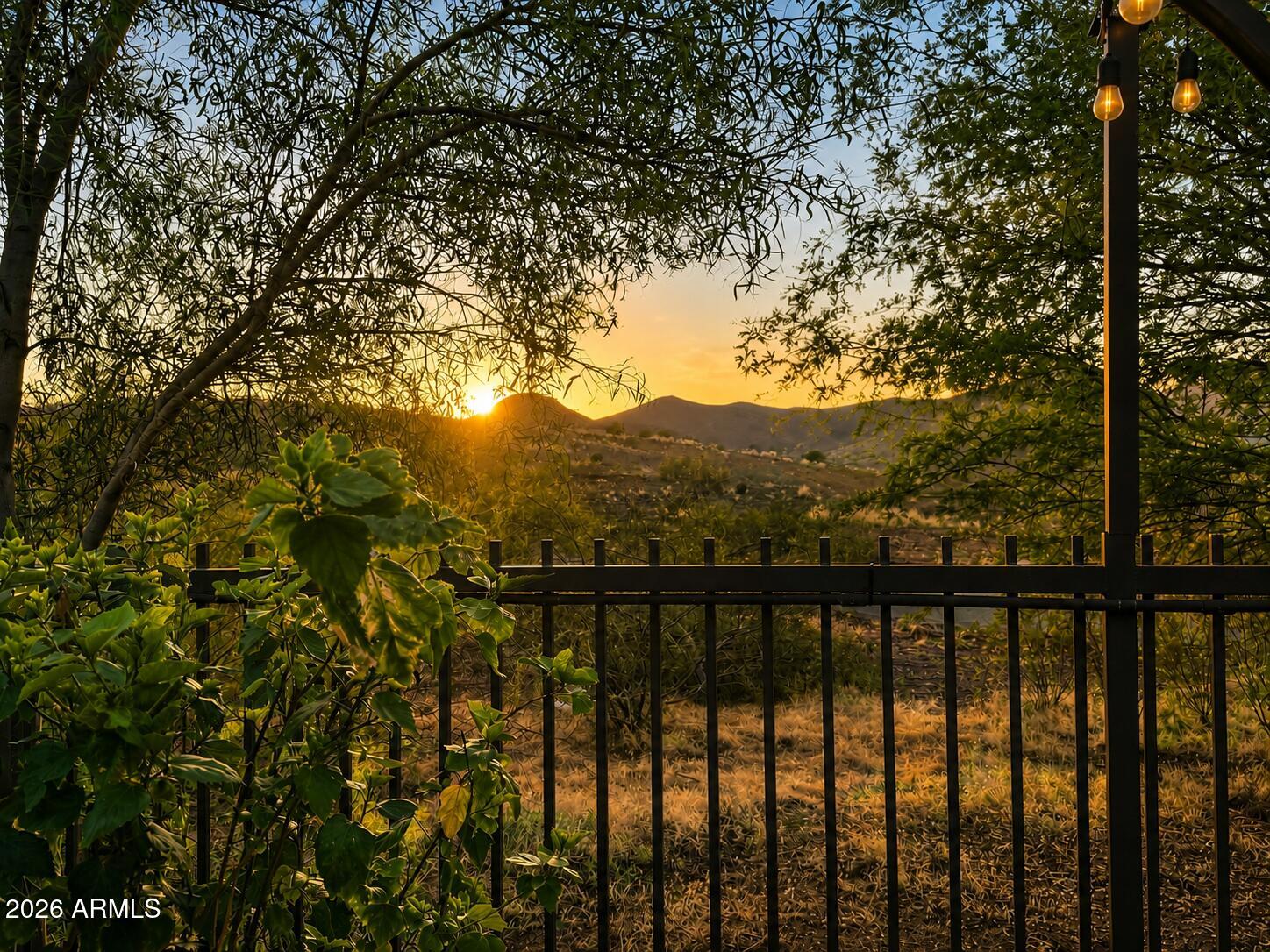 2716 E QUIET HOLLOW Lane