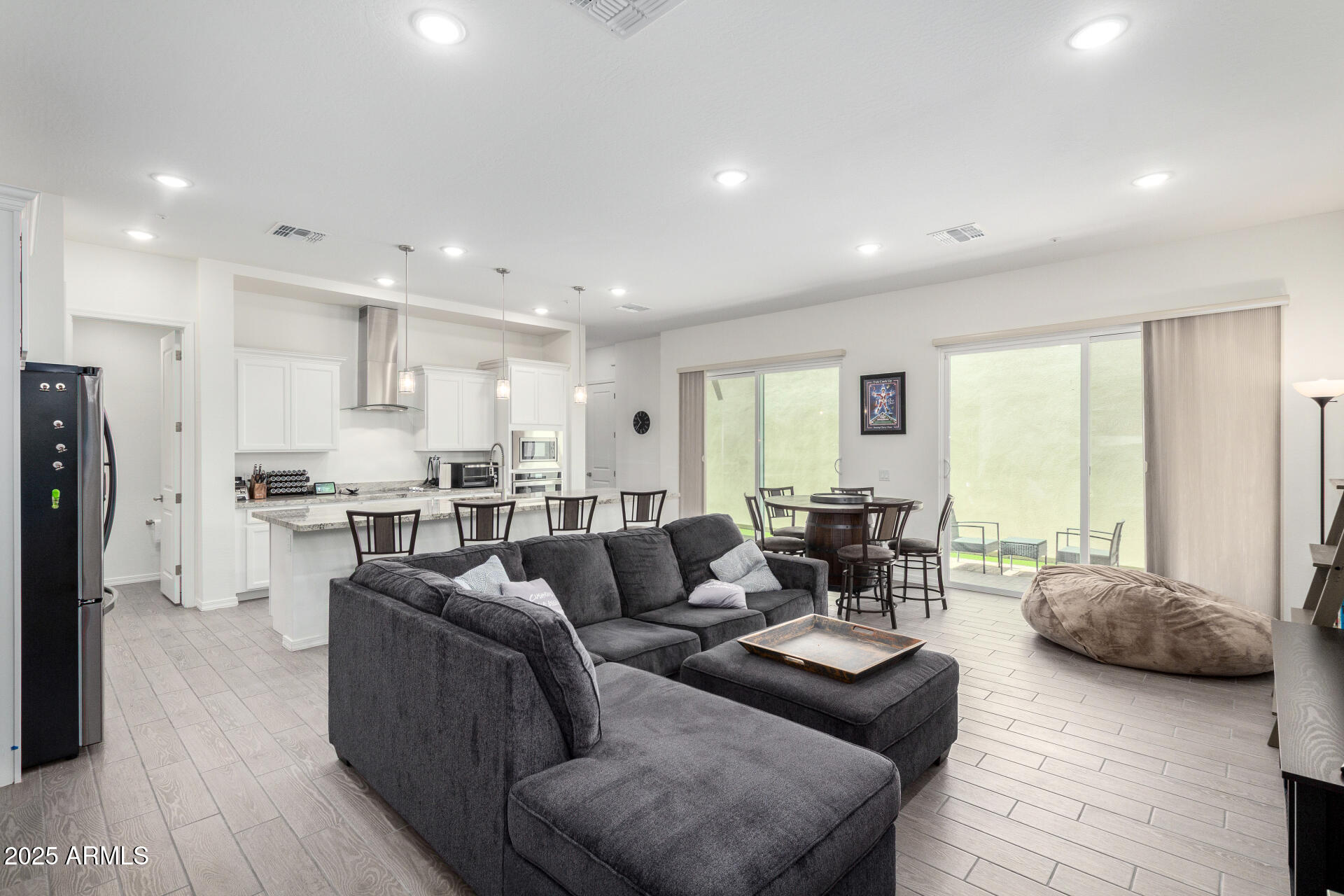 2446 E LOVEBIRD Lane