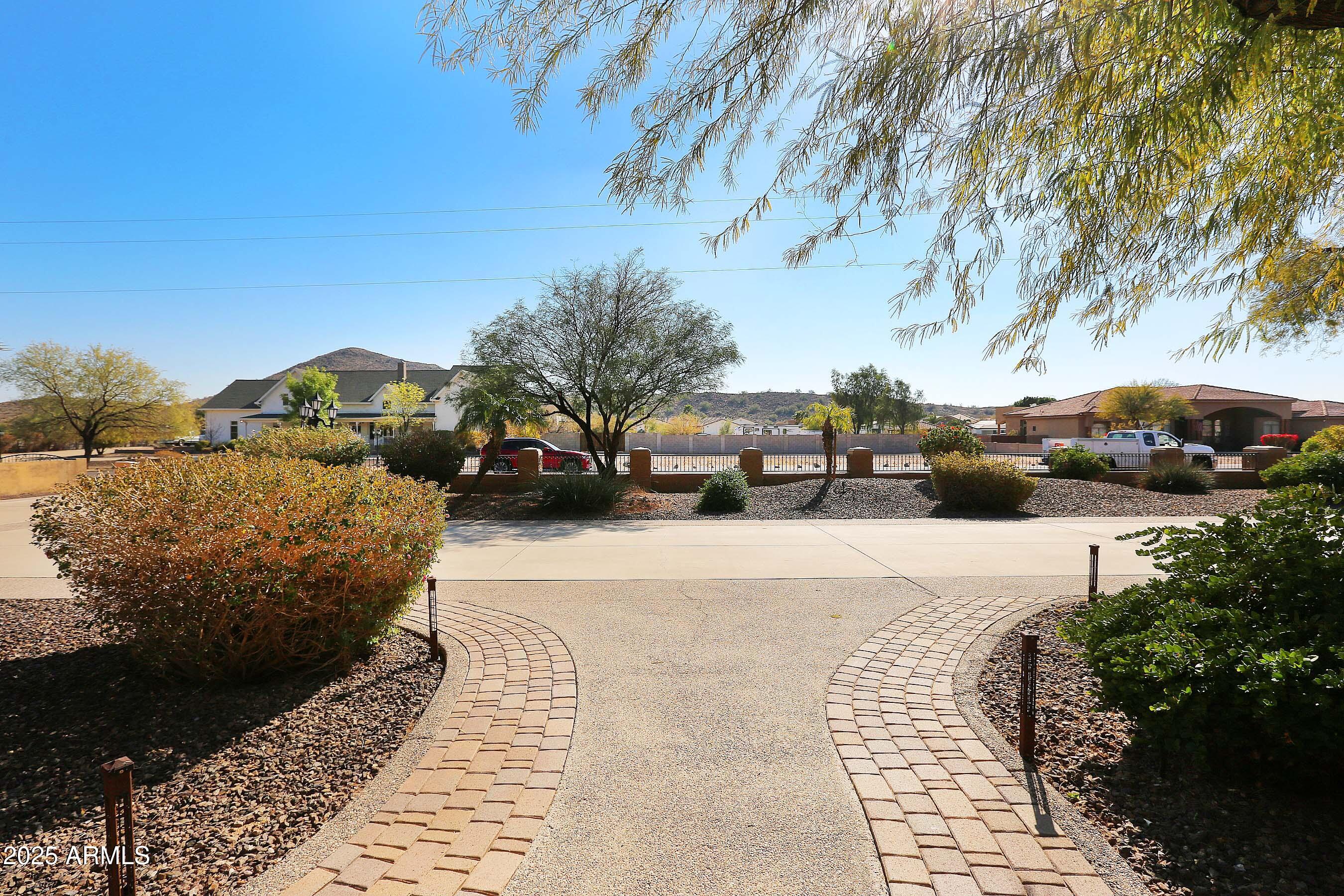 6416 W PARKSIDE Lane