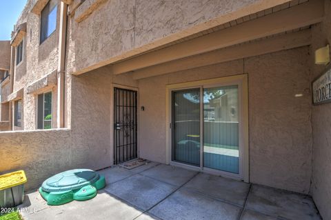 Condominium in Phoenix AZ 10828 BILTMORE Drive 36.jpg