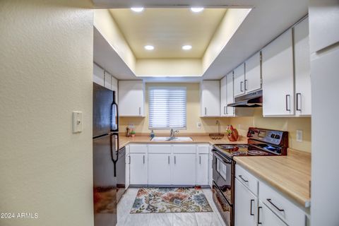 Condominium in Phoenix AZ 10828 BILTMORE Drive 18.jpg