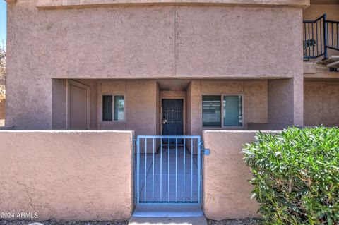 Condominium in Phoenix AZ 10828 BILTMORE Drive 3.jpg