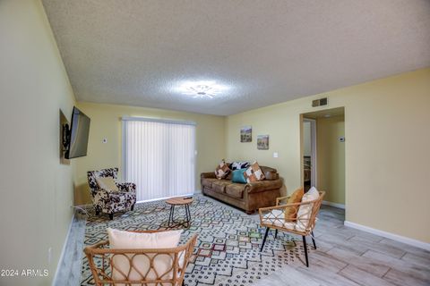 Condominium in Phoenix AZ 10828 BILTMORE Drive 12.jpg