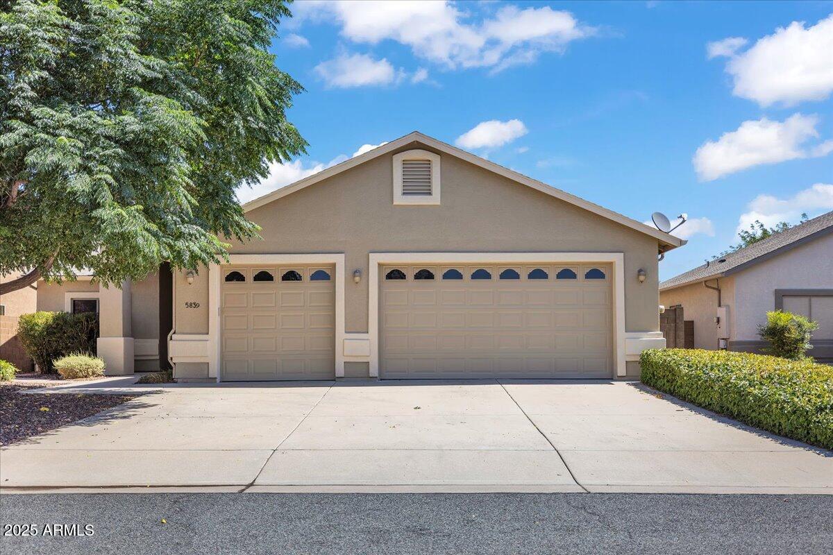 5839 N Gallery Lane