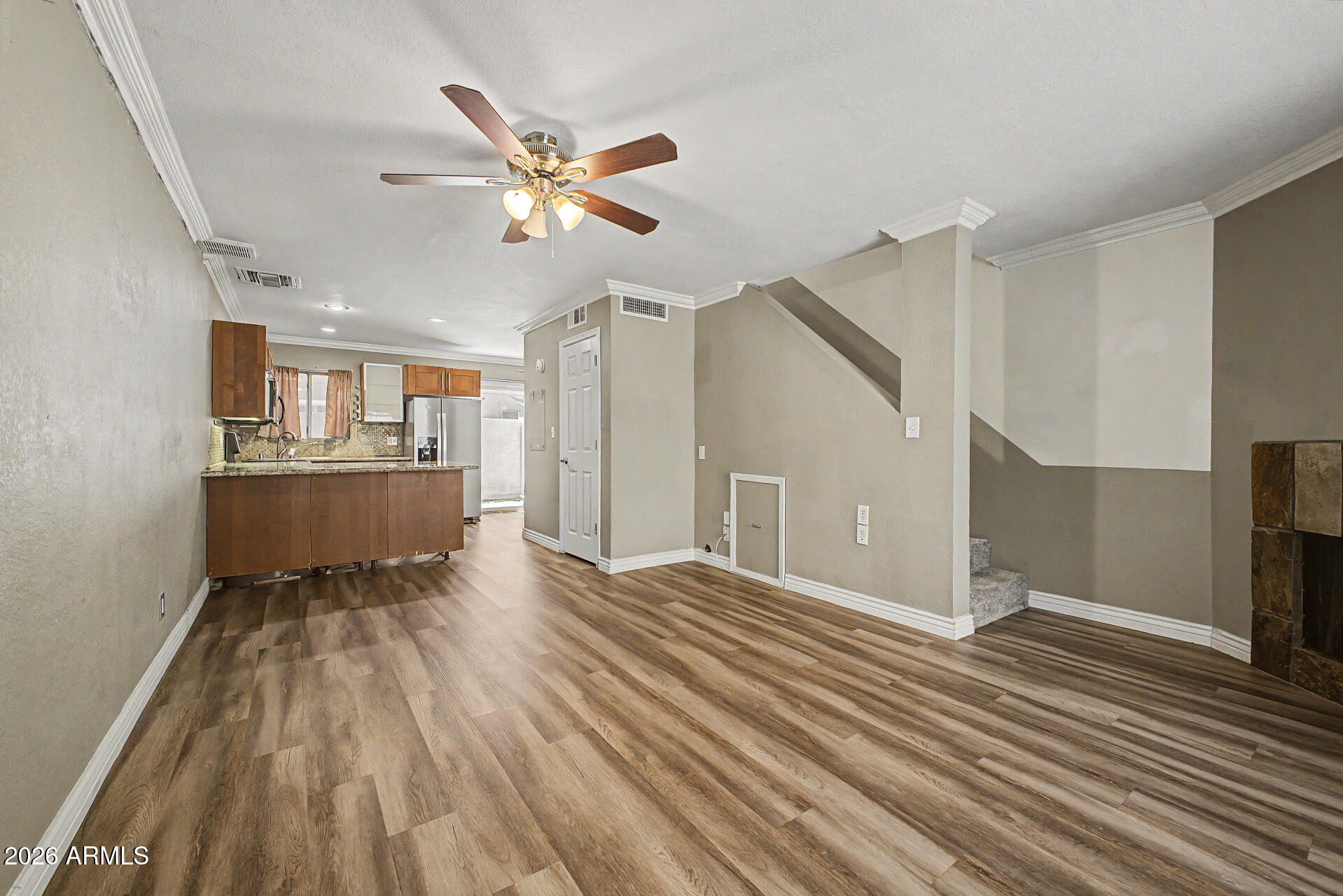 1055 W 5TH Street 13