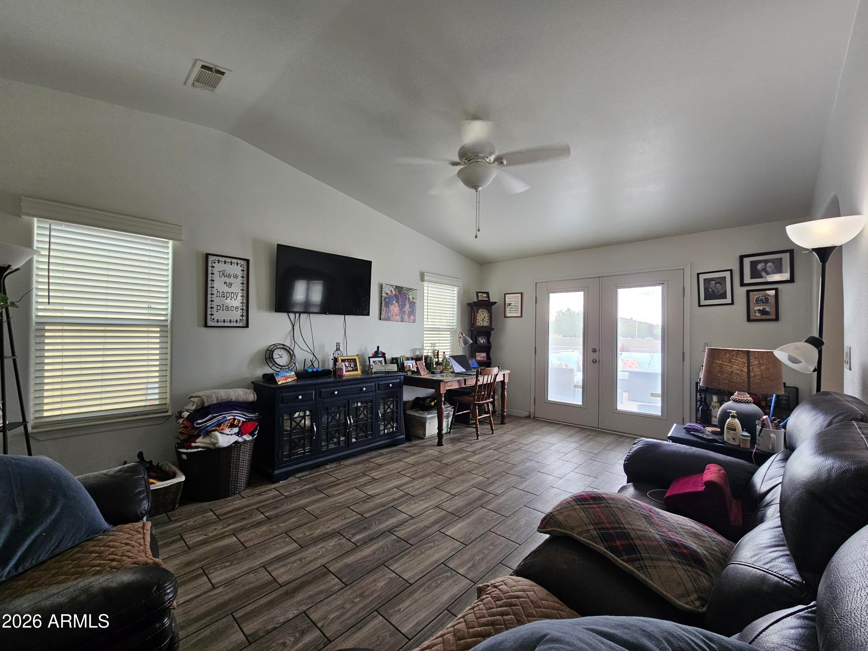 650 N Hawes Road 3109